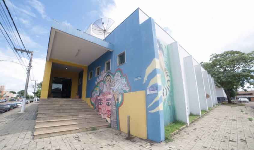 Biblioteca Francisco Meireles continua fechada até o dia 14 de janeiro