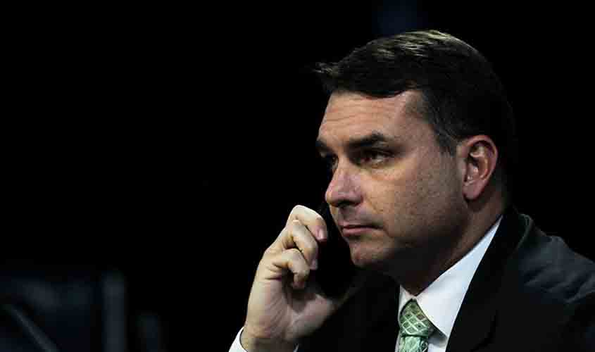 Conselho de Ética recebe representação contra Flávio Bolsonaro 