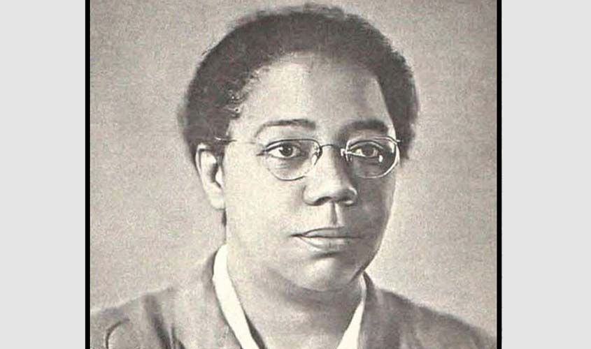Primeira deputada negra do Brasil é reconhecida como heroína da pátria 