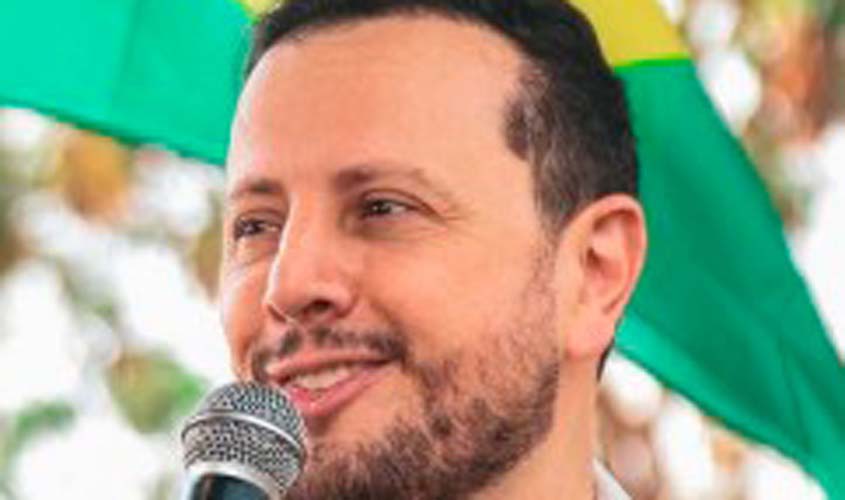 Léo Moraes avalia lançar Delegado Flori; aliados defendem Acir