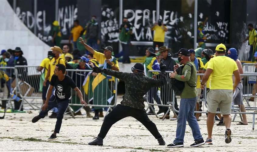 Consulta ao robô teria evitado a tentativa desastrada de golpe