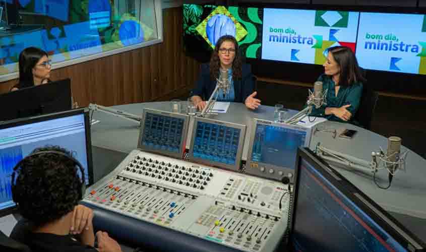 Esther Dweck celebra resultados do CNPU e prevê novo edital para 2025