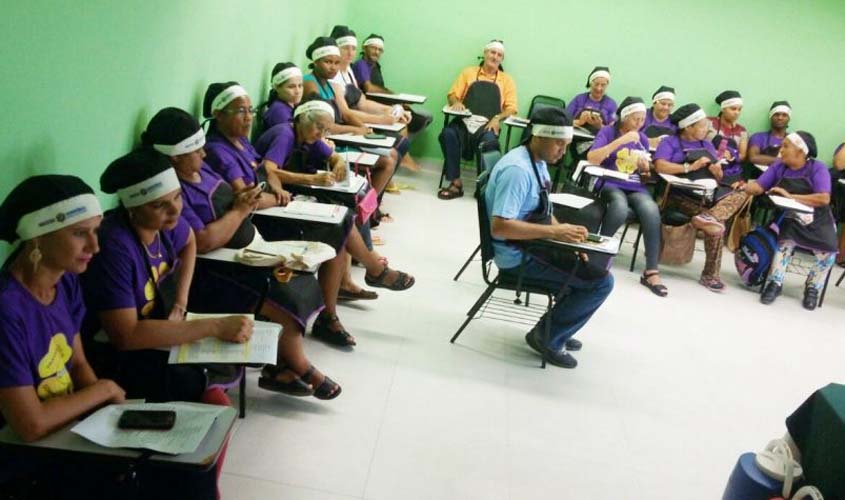 Pacientes hansenianos preparam produtos para Páscoa e festas 