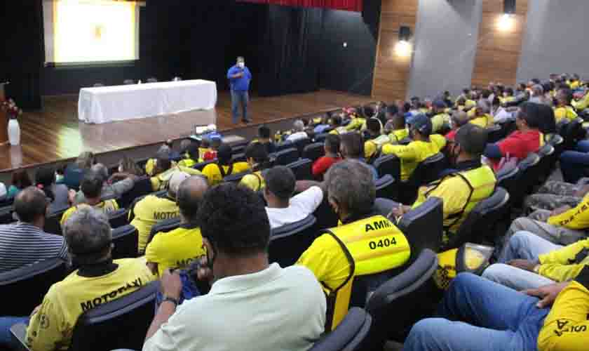 Curso Especializado de Atualização para mototaxistas abre calendário de atividades da Escola Pública de Trânsito