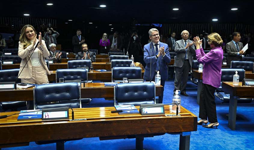 Ampliação gradual da licença-paternidade vai à sanção presidencial