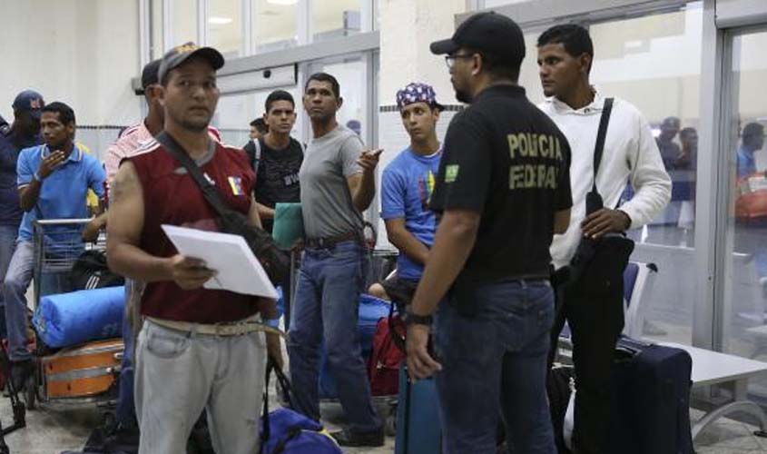 Venezuelanos começam a deixar Roraima e são abrigados em São Paulo e Cuiabá