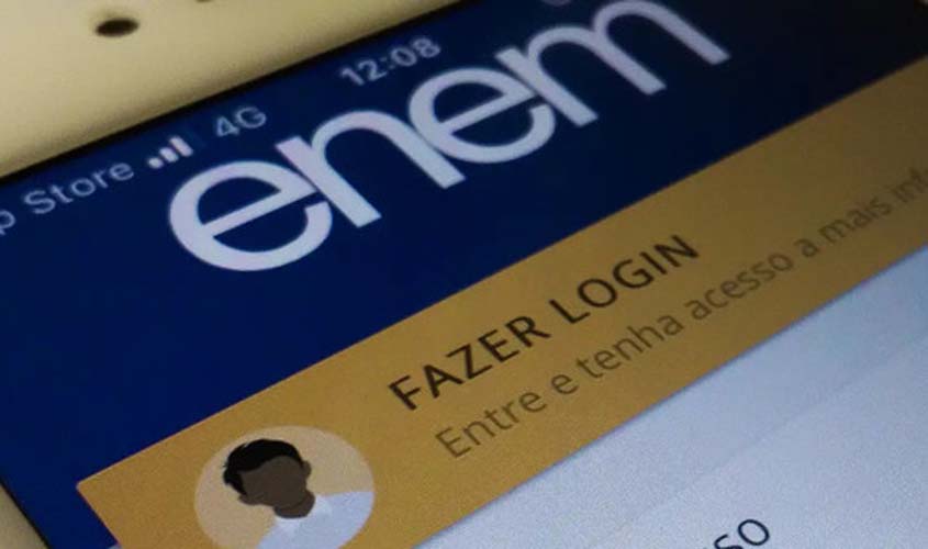 Enem 2024: pedido de isenção da taxa começará em 15 de abril