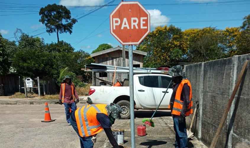 Prefeitura inicia instalação de placas de sinalização nos distritos de Jaci-Paraná, Nova Mutum e União Bandeirantes