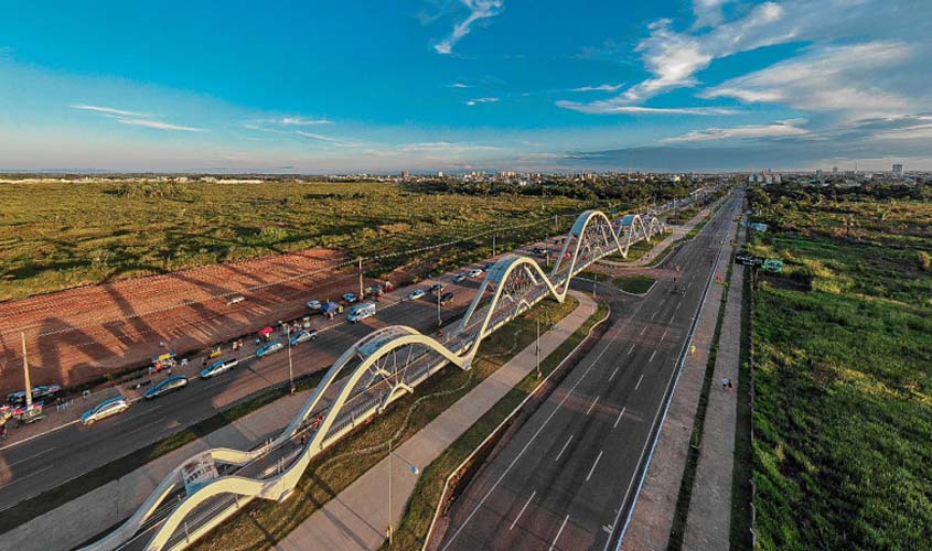 Trânsito na avenida Governador Jorge Teixeira será alterado no dia da Esquadrilha da Fumaça