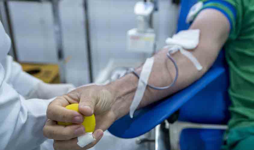 Servidores participam de campanha de doação de sangue