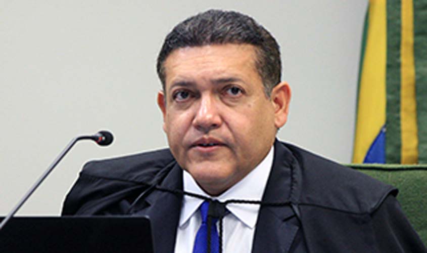 Ministro Nunes Marques suspende condenação do senador Acir Gurgacz