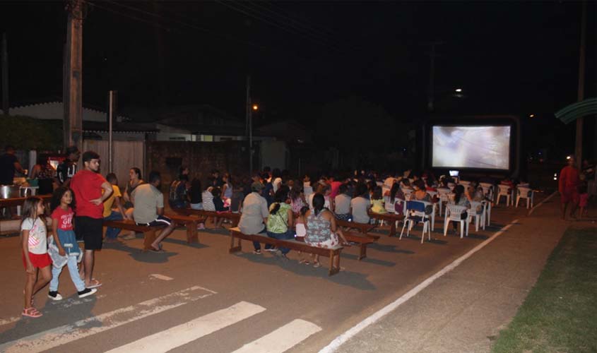 Funcet realiza sessão de cinema no bairro Mutirão