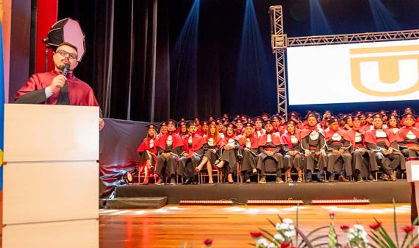 Presidente da OAB Rondônia destaca a importância da coragem na advocacia durante a colação de grau na Faculdade Sapiens