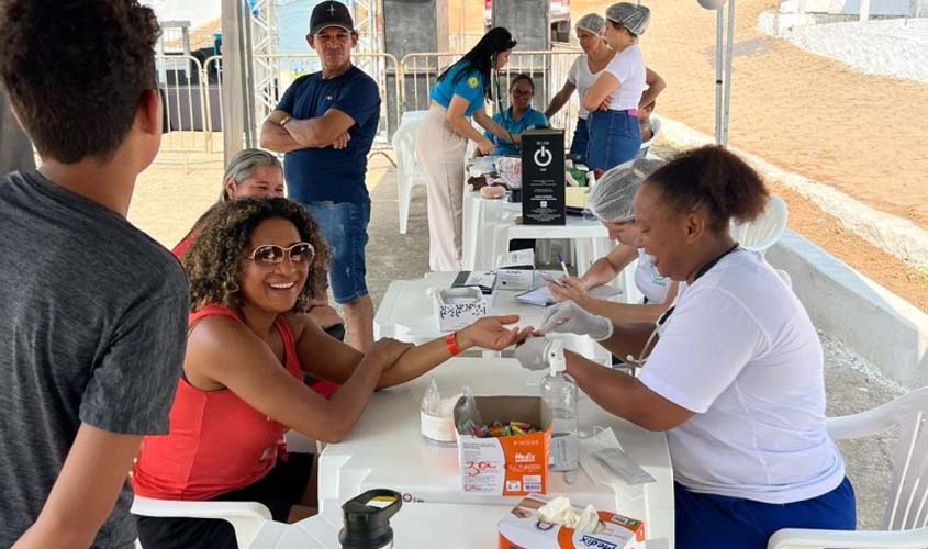 Distrito de Fortaleza do Abunã recebe serviços de saúde durante festival de praia