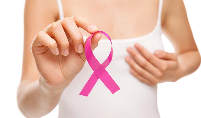 Dispensa de auxiliar administrativa com câncer de mama é considerada discriminatória