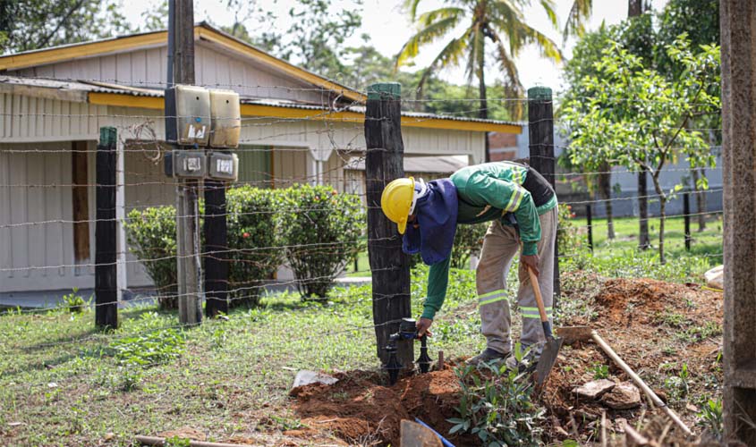 Obras de ampliação no sistema de abastecimento de água contemplam população com água tratada