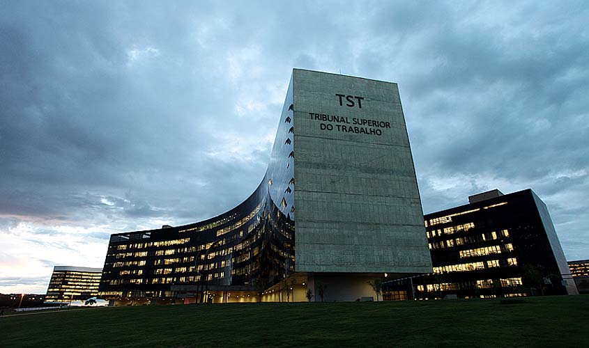 TST remete para a Justiça Comum ação de advogado sobre danos morais