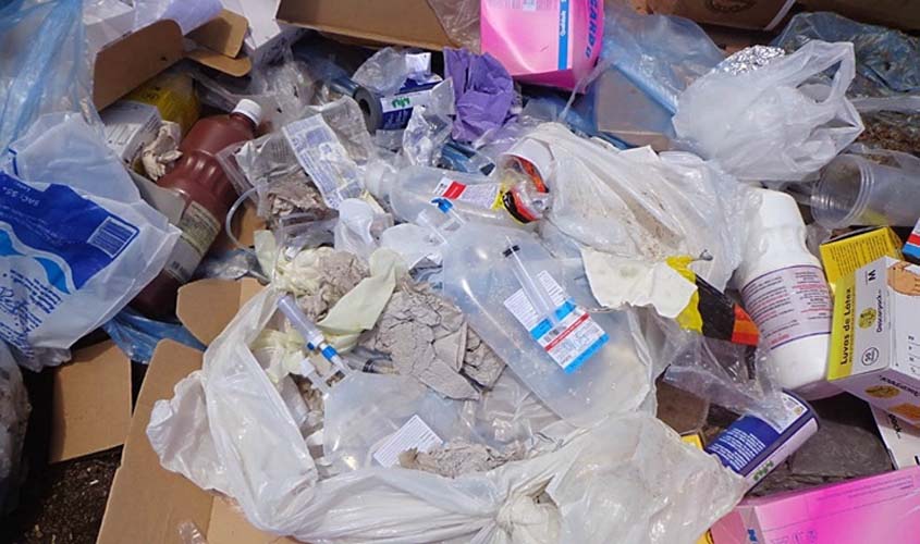 Empresa responsável pela coleta de lixo hospitalar é embargada