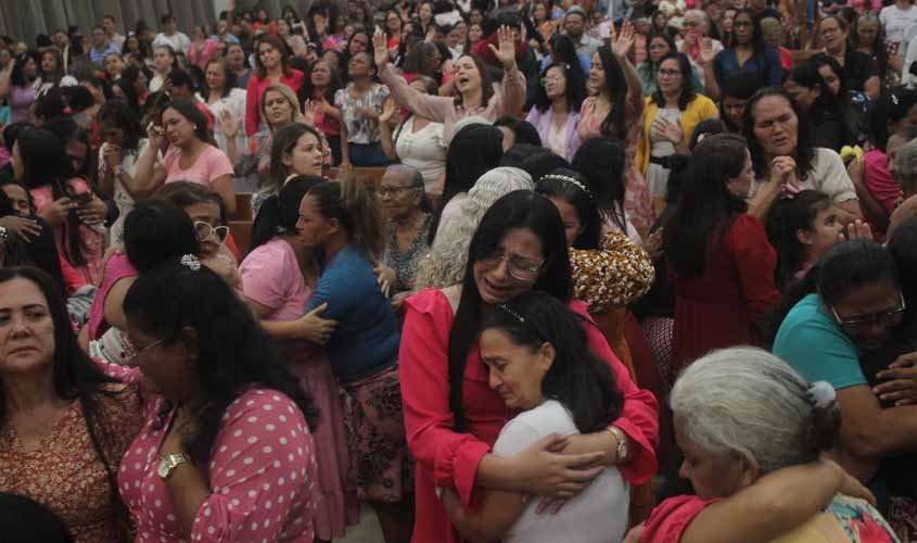 Congresso Feminino da Assembleia de Deus reúne milhares de mulheres