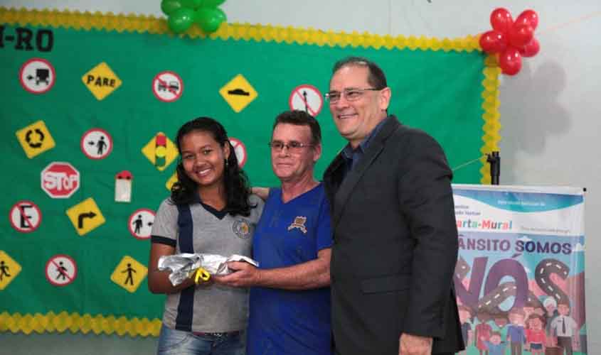 Programa de incentivo à leitura e elaboração de texto premia alunos da rede estadual em Porto Velho