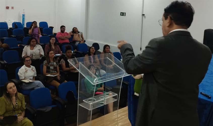 Palestra de motivação na Escola do Legislativo a servidores da Seas