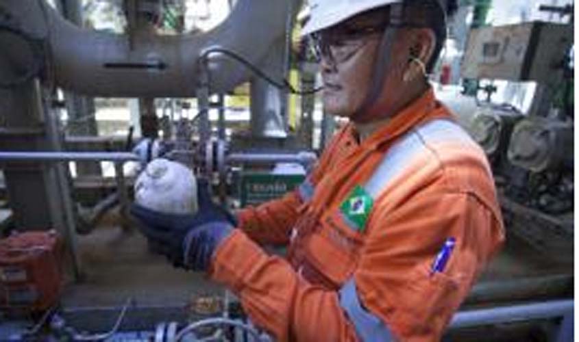 Petrobras anuncia terceiro aumento da gasolina em fevereiro