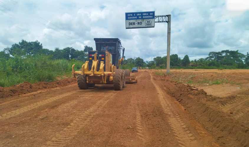 Obras de manutenção: DER executa obra de patrolamento e cascalhamento na Rodovia 144