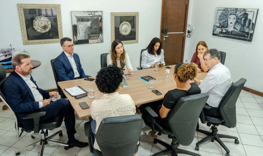 Ampliação dos serviços de reabilitação de pacientes é debatida em encontro na Prefeitura