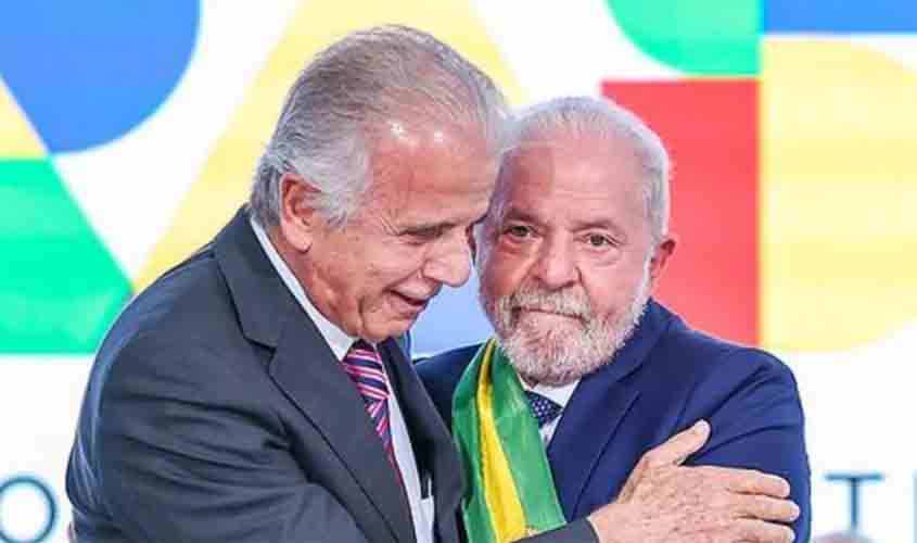 Se é para a felicidade geral, Lula diz ao povo quem fica