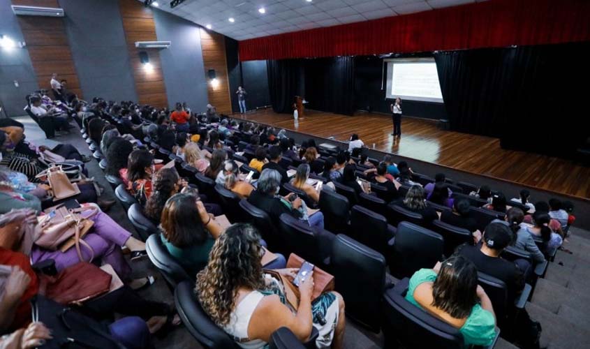 Servidores públicos municipais recebem palestra sobre ética e integridade