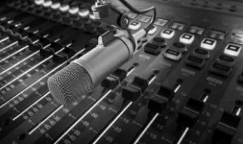 Enquadramento profissional como jornalista em rádio catarinense não depende de diploma