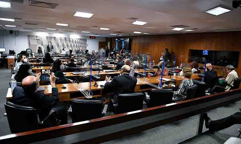 Na Frente pelo Controle de Armas, debatedores condenam PL dos CACs