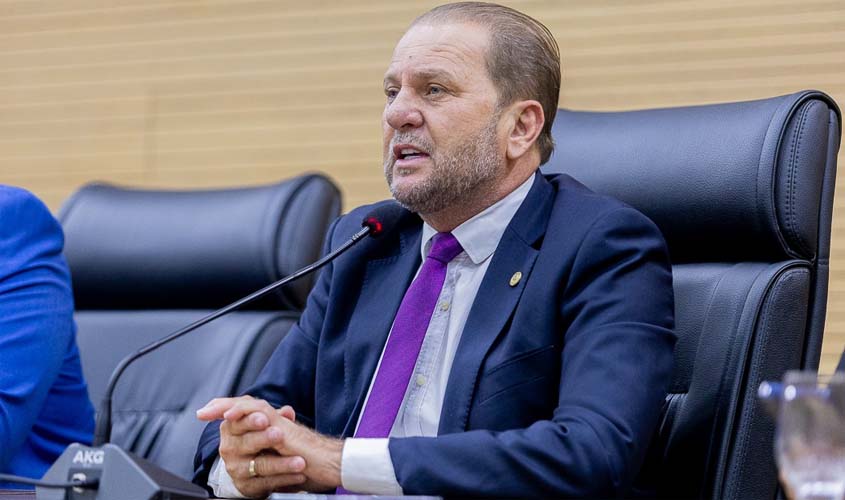 Cirone Deiró propõe redução temporária do ICMS sobre o óleo diesel