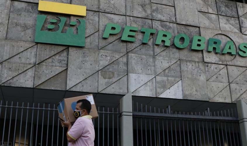 Super lucro da Petrobrás traz a marca da inflação recorde dos combustíveis 