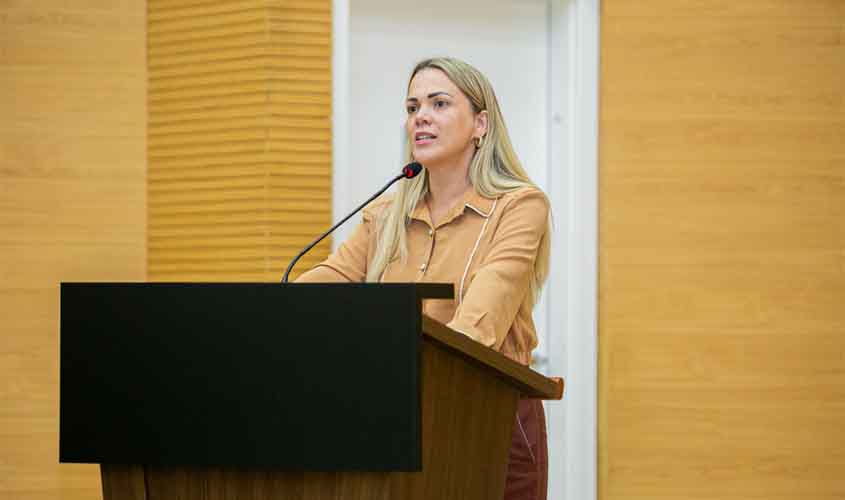 Indicação de Cláudia de Jesus busca coibir desvio de função e valorizar farmacêuticos em Rondônia