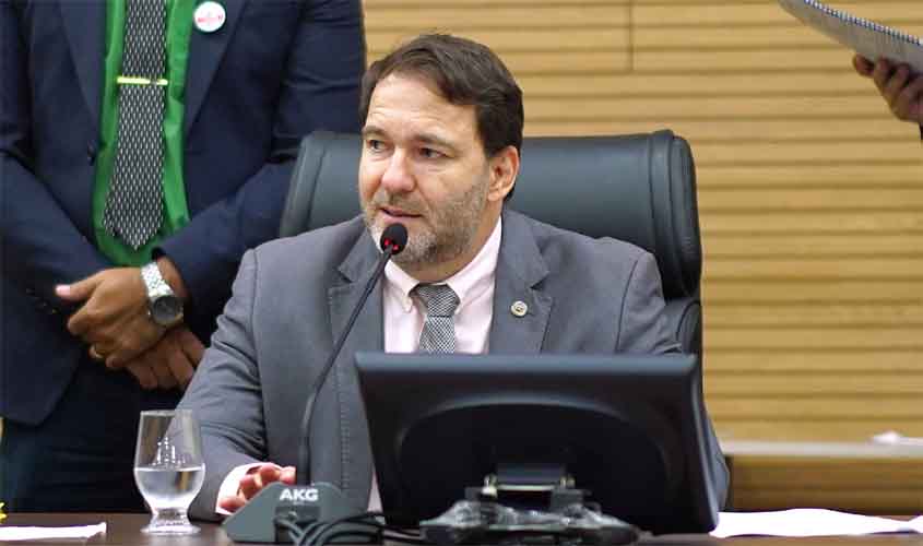 Deputado Alex Redano solicita sinalização urgente na RO-459, entre Rio Crespo e BR-364