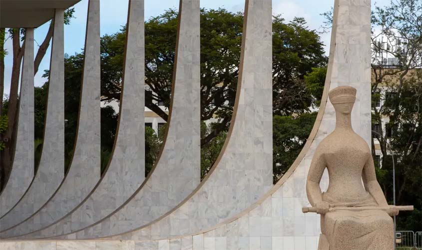 STF suspende julgamento sobre revisão da vida toda
