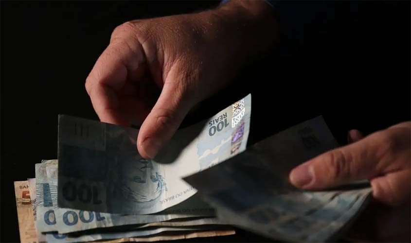 Saúde e desemprego impulsionam endividamento dos mais pobres