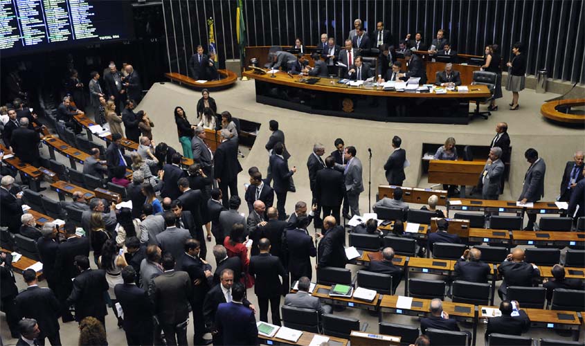 Deputados tentam acordo sobre anistia de multas a caminhoneiros