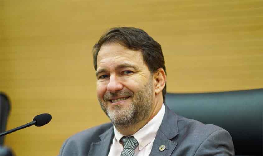 Alex Redano solicita equipamentos hospitalares para São Francisco do Guaporé
