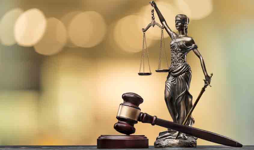 Faculdade deve indenizar aluna que não se formou devido à falta de estágios obrigatórios