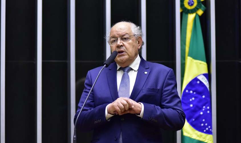 Deputados favoráveis apontam avanços da reforma tributária; líder da oposição reforça voto contrário  