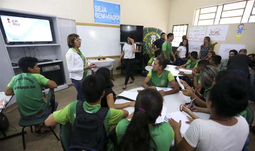Pé-de-Meia paga 4ª parcela a nascidos em novembro e dezembro