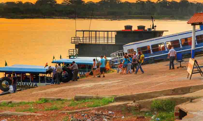 Em homenagem à cidade-gêmea, Guajará-Mirim celebra feriado de 196 anos de independência boliviana