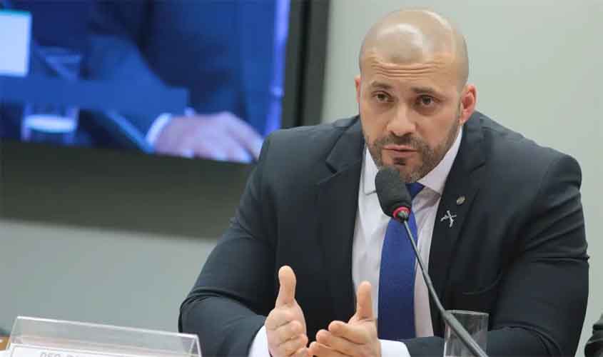 Moraes autoriza Daniel Silveira a fazer tratamento fora da prisão