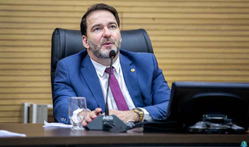 Alex Redano solicita pavimentação urgente da rua Estrada de Ferro Madeira-Mármore em Porto Velho