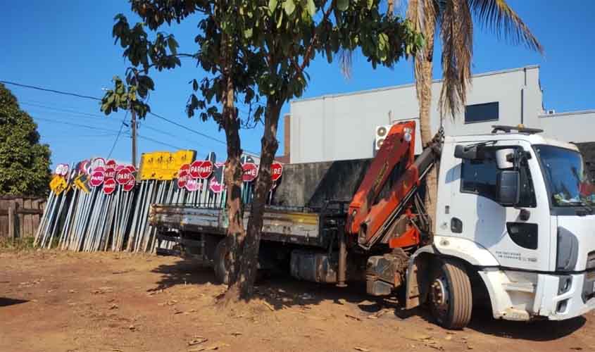 Prefeitura intensifica sinalização viária nos distritos de Porto Velho