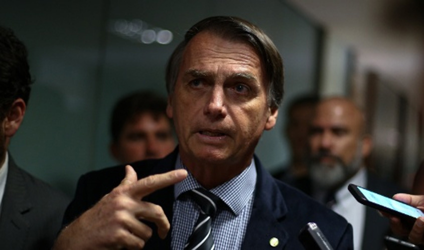 Bolsonaro submetido a laparoscopia no fígado e intestino