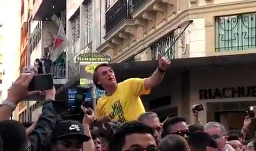 Jair Bolsonaro é ferido com faca durante campanha em Juiz de Fora