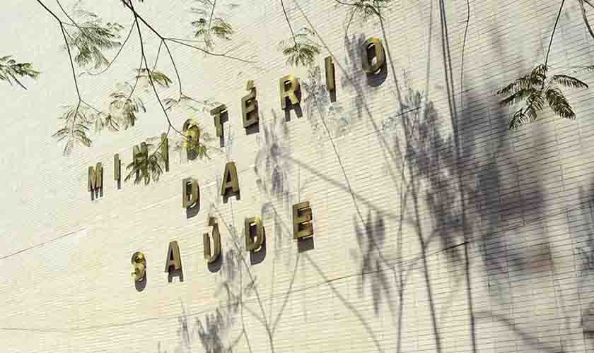 Em plena pandemia, governo Bolsonaro deixa vencer R$ 243 milhões em vacinas, testes e remédios